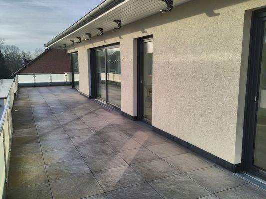 18 Balkon (SO Blick W)