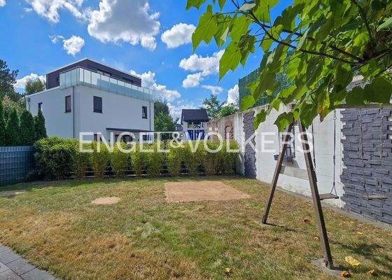 EV - Blick in den Garten