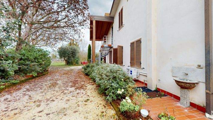 TR-074-9-Proprieta-su-2-livelli-a-Monzambano-11282