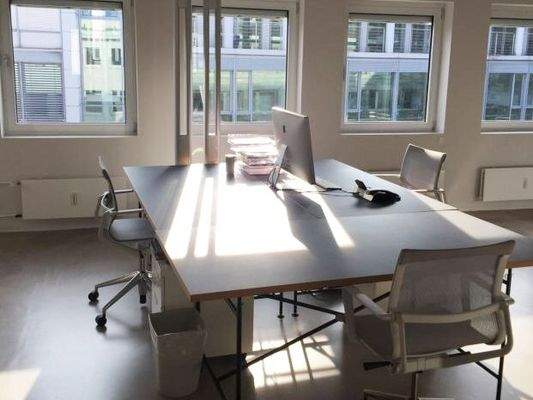 Büroraum eingerichtet