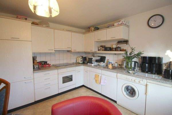 Geräumige Wohnküche Souterrainwohnung