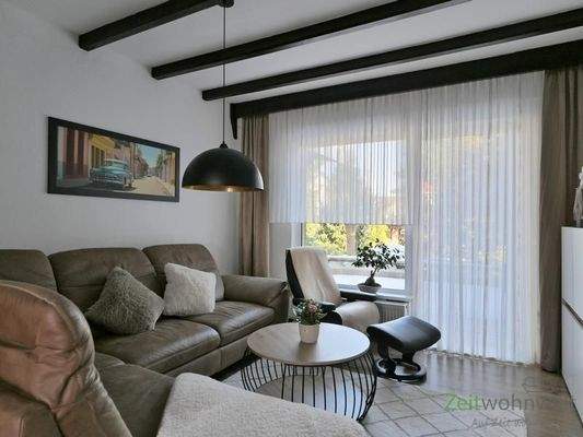 Ecksofa vor dem Terrassenausgang