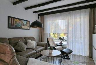 Ecksofa vor dem Terrassenausgang