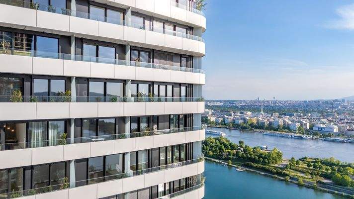 AUßENANSICHT MIT AUSBLICK