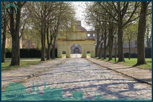 Zufahrt Schlossanlage Dargun.jpg