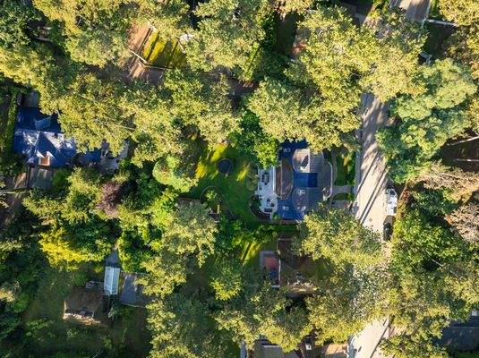 Großzügiges Anwesen in zweiter Reihe mit Meerblick