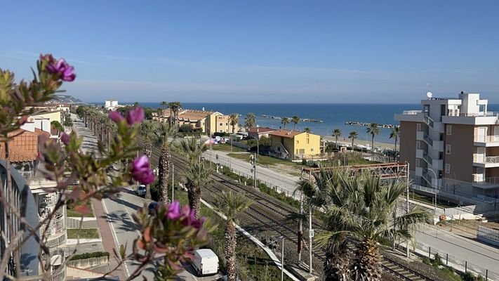 traumhafte Wohnung direkt am Meer in Cupra Marittima – Ascoli Piceno (Marken)