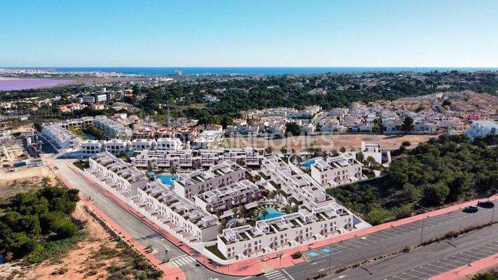Lake View Apartments in a Complex with Pool in Torrevieja