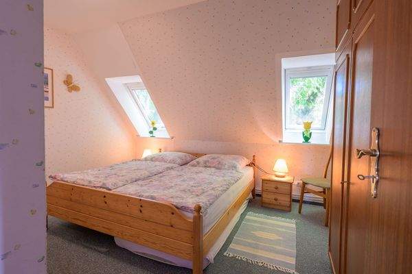 Zimmer 2 Einliegerwohnung.jpg