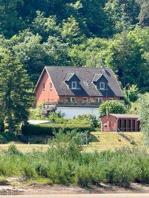 Blick aufs Haus von der Elbe aus