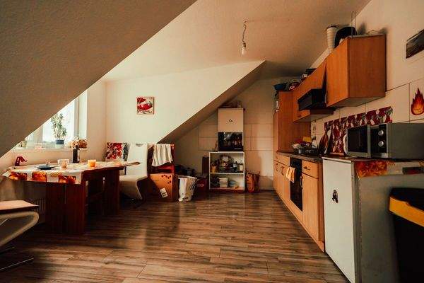 Gemeinschaftsküche der Dachgeschosswohnung (WG)