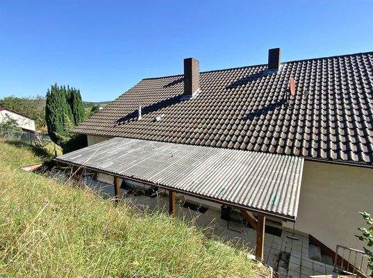 Blick auf die überdachte Terrasse