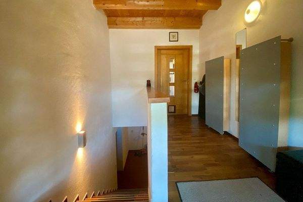 Flur und Kellerabgang