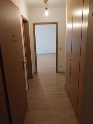 Blick in die Wohnung Flur - Schlafzimmer