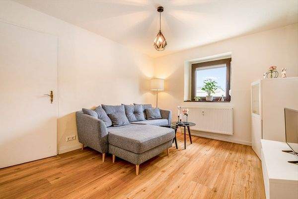 4-Zimmer-Wohnung (EG/OG)