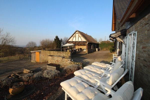 TERRASSE, HAUSNAH + ANGRENZENDE AUSSENANLAGEN