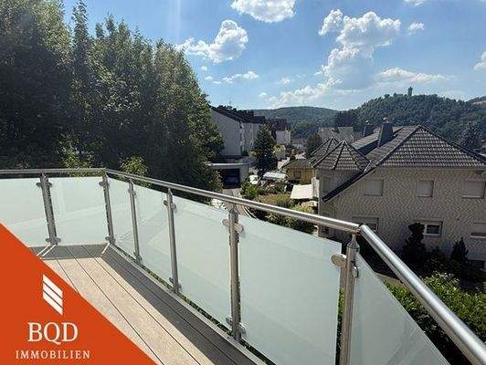 Balkon mit wunderschöner Aussicht auf die Burg Nas