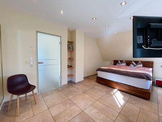 Schlafzimmer im oberen Bereich.jpeg