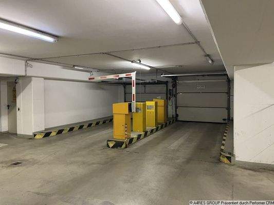 Ein- und Ausfahrt Tiefgarage