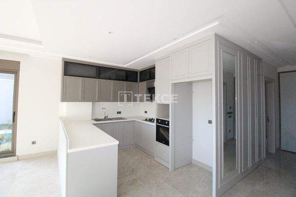 5-Bedroom Villa with Pool in a Central Location in Side Antalya