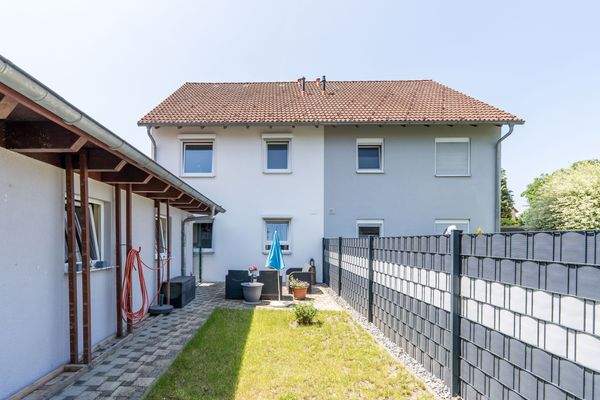 Ostansicht mit Garten