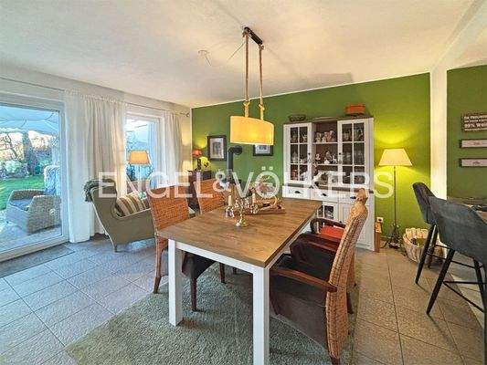 Essbereich mit Kaminecke
