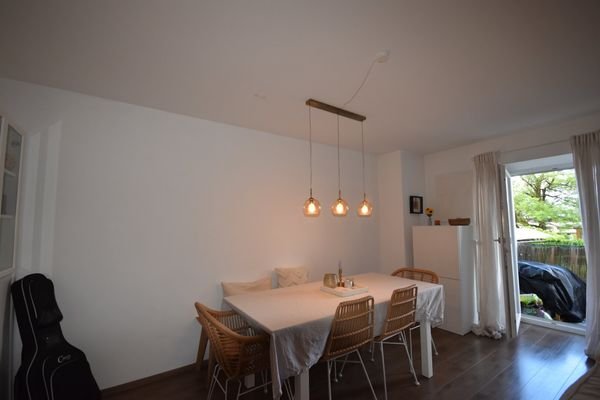 Wohnzimmer - Moderne und geräumige 2 Zimmer Wohnung mit großem Balkon Miete Grödig Salzburg