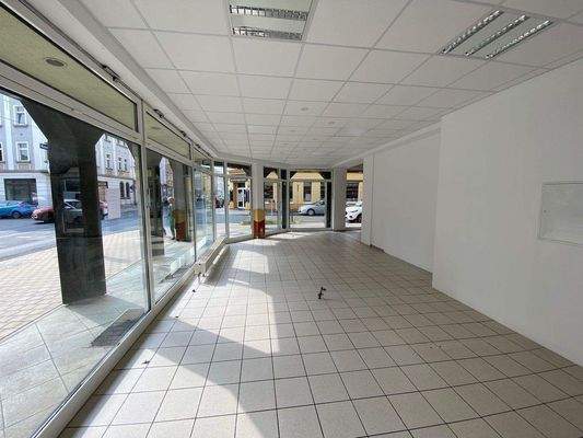 große Gewerbefläche.jpg