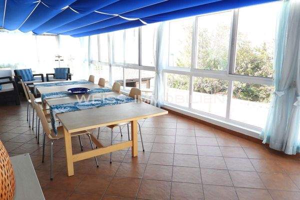 Großer Wintergarten mit Panoramameerblick