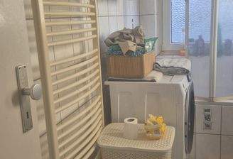 Blick ins Badezimmer.jpg