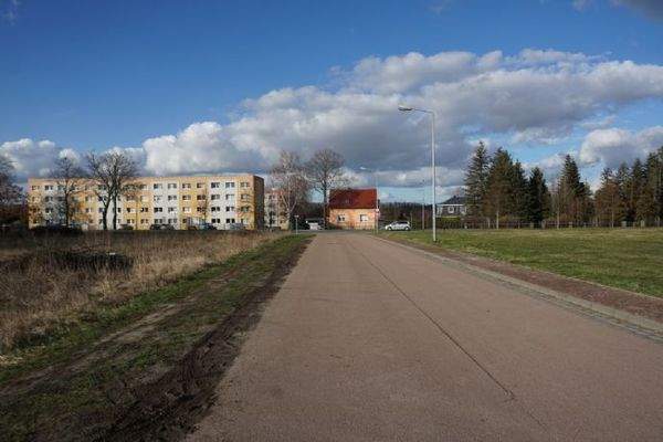 Zufahrtsbereich Gewerbeobjekt (3)