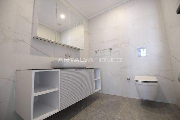 Flats in a Complex with Communal Pool in Alanya