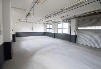 Gewerbeeinheit / Halle (modifiziert)