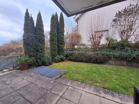 Terrasse mit Rasengrundstück