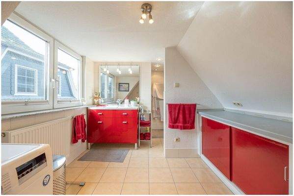 Badezimmer im Dachgeschoss