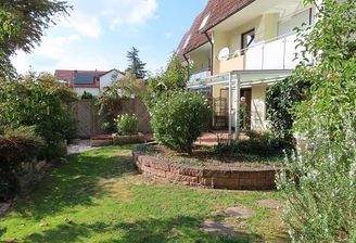 Außenansicht Süd mit Garten