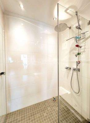 Ebenerdige Dusche(KI generiert)