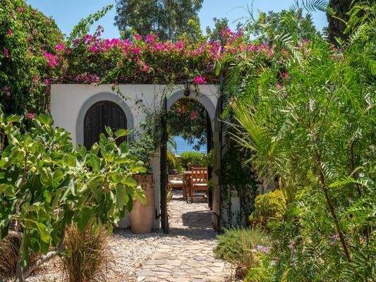 Kreta, Elounda: Villa mit Pool und atemberaubendem Meerblick auf die Bucht zu verkaufen