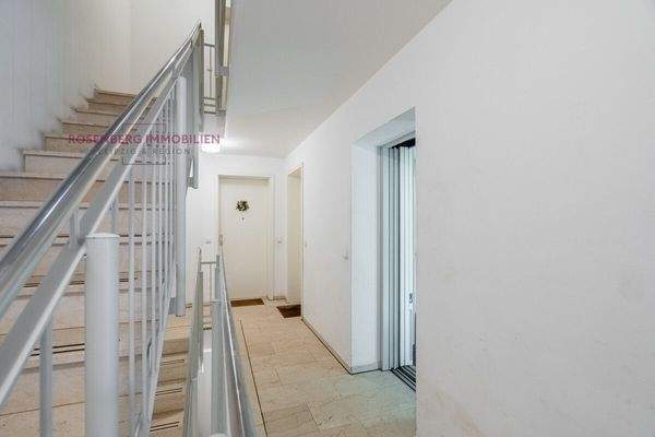 Immobilie in Leipzig/Lindenau zu verkaufen_Treppen