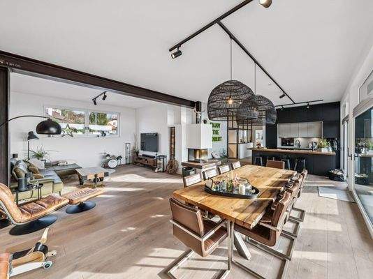 Wohn-/Essbereich mit offener Küche
