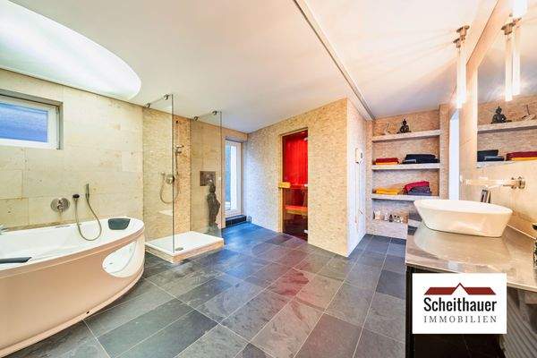 Wellness-Bereich mit Sauna