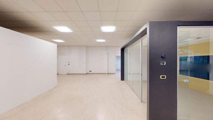 Geschäft-Meran-Fläche-Mieten-Autoabstellplätze-Gelegenheit