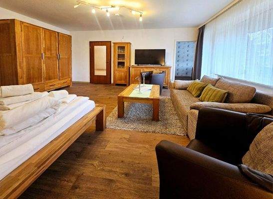 Wohn- und Schlafzimmer