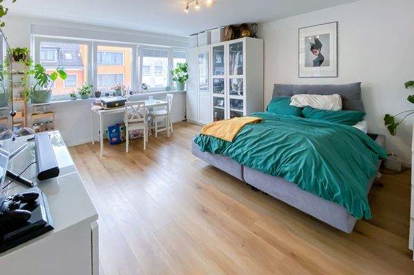 Wohn- und Schlafzimmer Whg. 2. OG re.