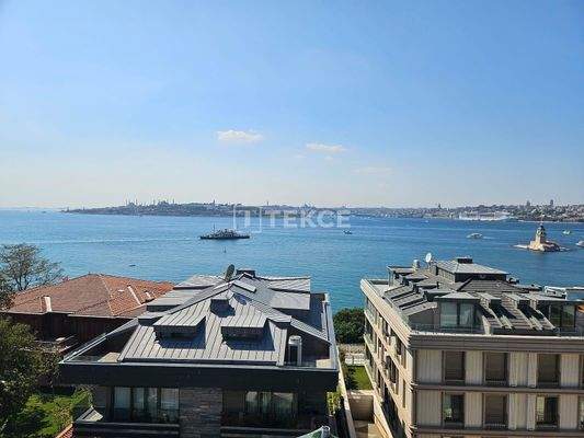 Apartment with Historical Peninsula and Bosphorus Views in Üsküdar