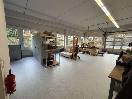 EG Werkstatt Lager mit Tor