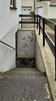 Außentreppe in den Keller