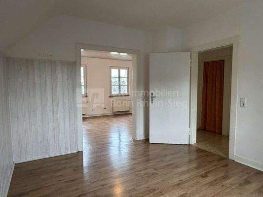 Zimmer mit Küchenanschlüssen