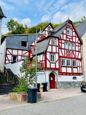 Außen_Ansicht von der Straße.jpeg