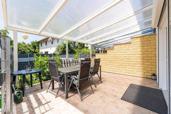 Überdachte Terrasse